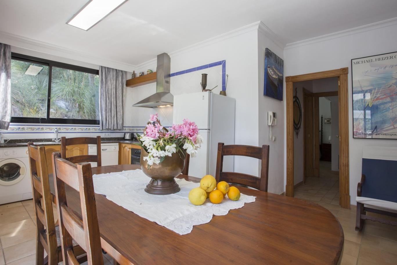 Villa With Private Mountain Ideal Runners Trailers Near Beach Approx 5 Min Walking Beach,Property Belong Puerto Pollensa Villas And Apartments المظهر الخارجي الصورة