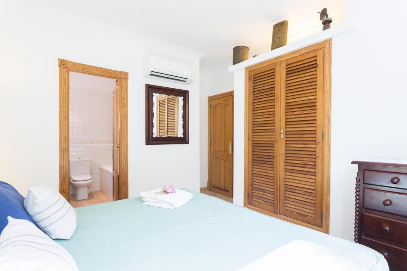 Villa With Private Mountain Ideal Runners Trailers Near Beach Approx 5 Min Walking Beach,Property Belong Puerto Pollensa Villas And Apartments المظهر الخارجي الصورة